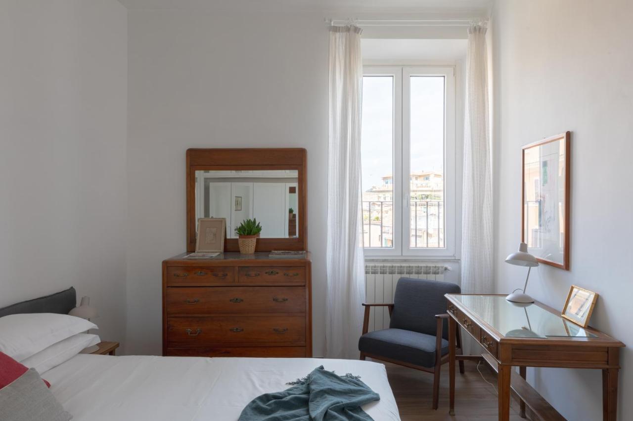 Amazing Penthouse With Terrace And Rooftop In Trastevere Rom Exteriör bild