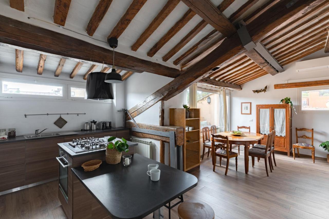 Amazing Penthouse With Terrace And Rooftop In Trastevere Rom Exteriör bild