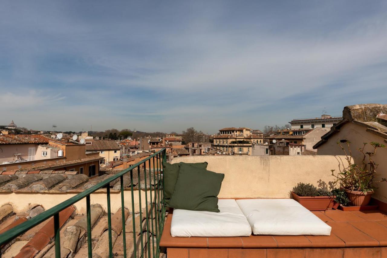 Amazing Penthouse With Terrace And Rooftop In Trastevere Rom Exteriör bild