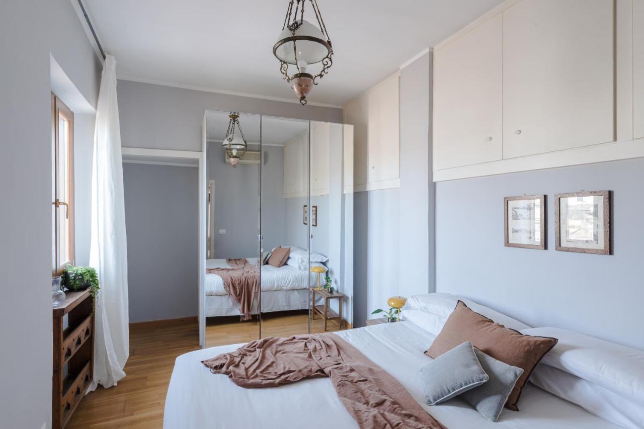 Amazing Penthouse With Terrace And Rooftop In Trastevere Rom Exteriör bild